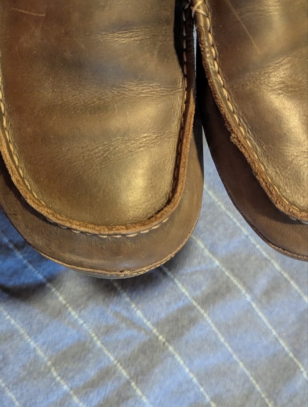 Olukai Moloa Men's Brown Leather Slipper, 11 - Picture 9 of 9